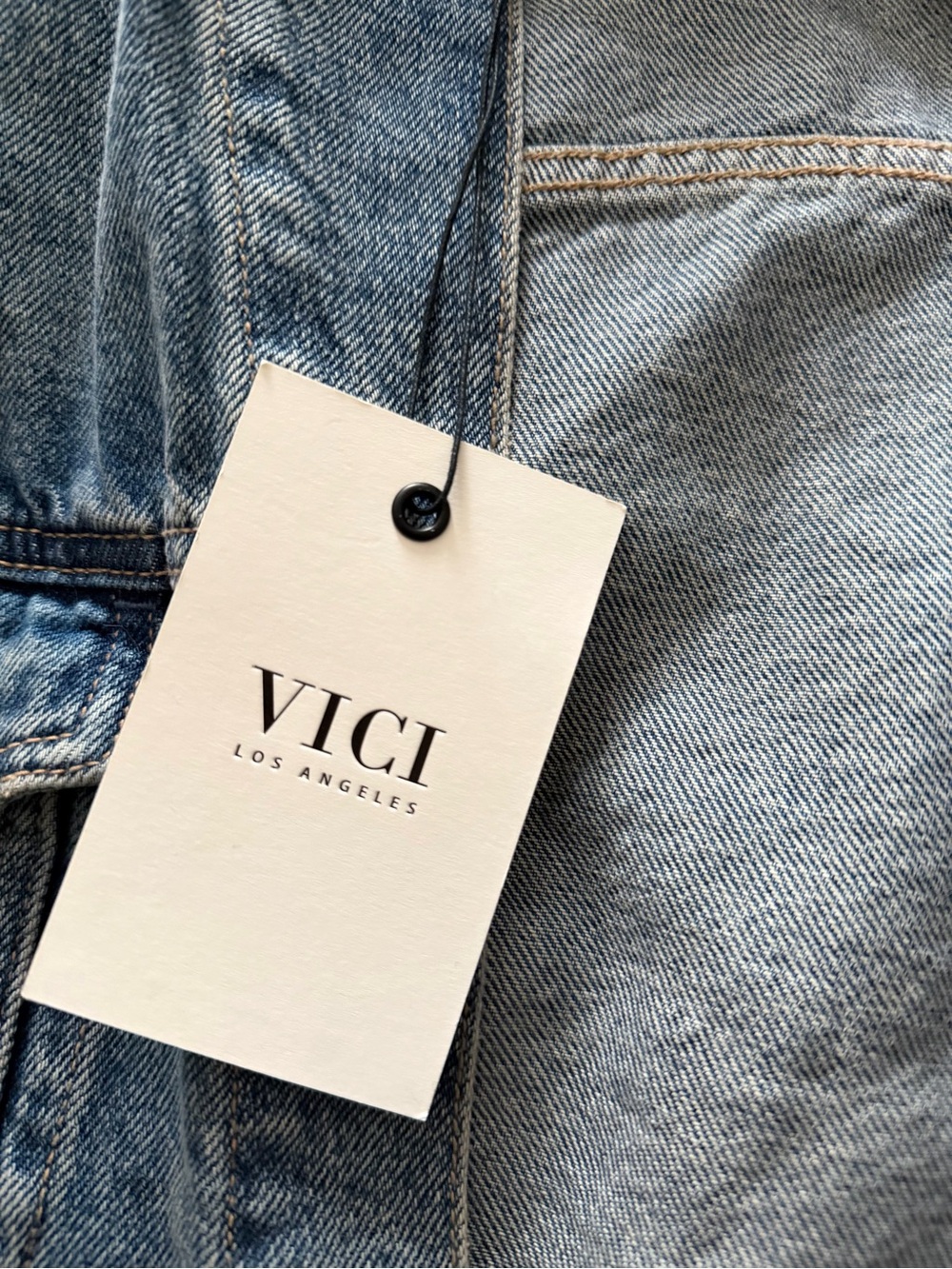 VICI Oversized Denim Jacket Light Wash Button Front NWT XL - Picture 3 of 7